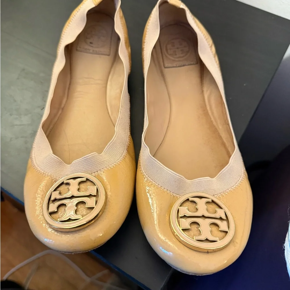 Tory Burch Beige Ballet Flats with Gold Logo